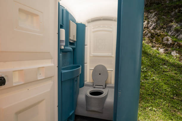 Best Portable restroom trailer rental  in Trent Woods, NC